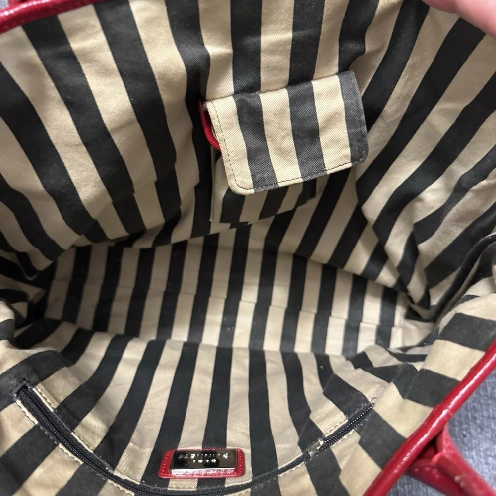 Lulu Guinness London Quilted Lips Large Tote Red‎ Patent